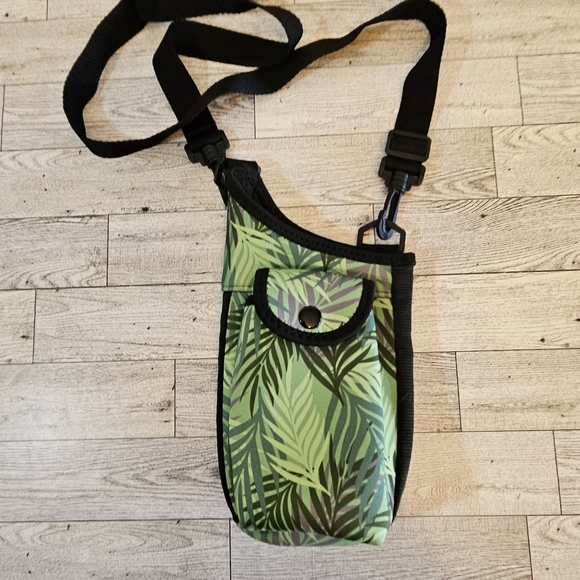 Smooth Trip Neoprene Water Bottle Carrier Bag Adjustable Strap and Phone Pocket - Picture 1 of 7